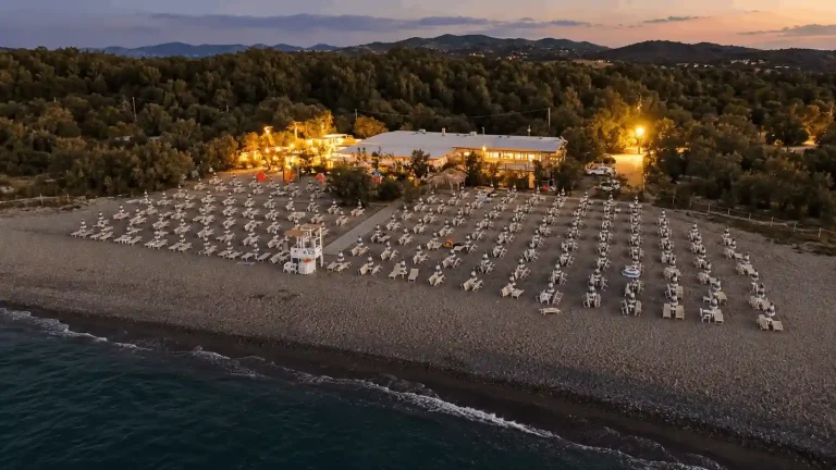 Veduta aerea di MareLuna sulla spiaggia di Cariati Marina